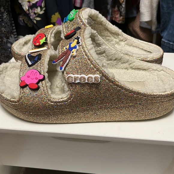 Crocs Size Women’s 9 NWOT With Lamb Lining - Picture 4 of 7